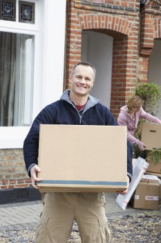 Moving trucks and professional movers in Pentonville
